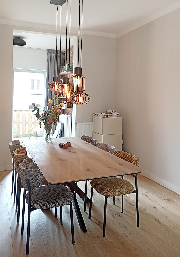 Eetkamer met tafel